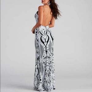 Gorgeous size 5 sequin / maxi party prom dress.